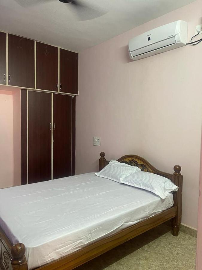 White Home Service Apartment 2Bhk Мадурай Екстериор снимка