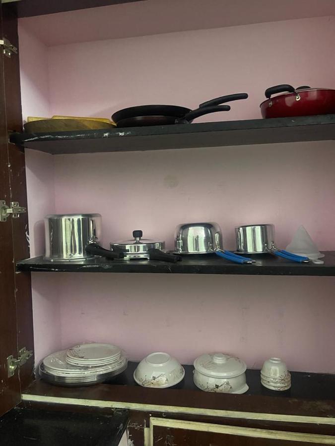 White Home Service Apartment 2Bhk Мадурай Екстериор снимка